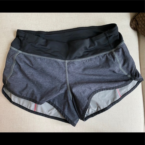 Lululemon Speed up shorts 2.5” Size 4. - Picture 1 of 4
